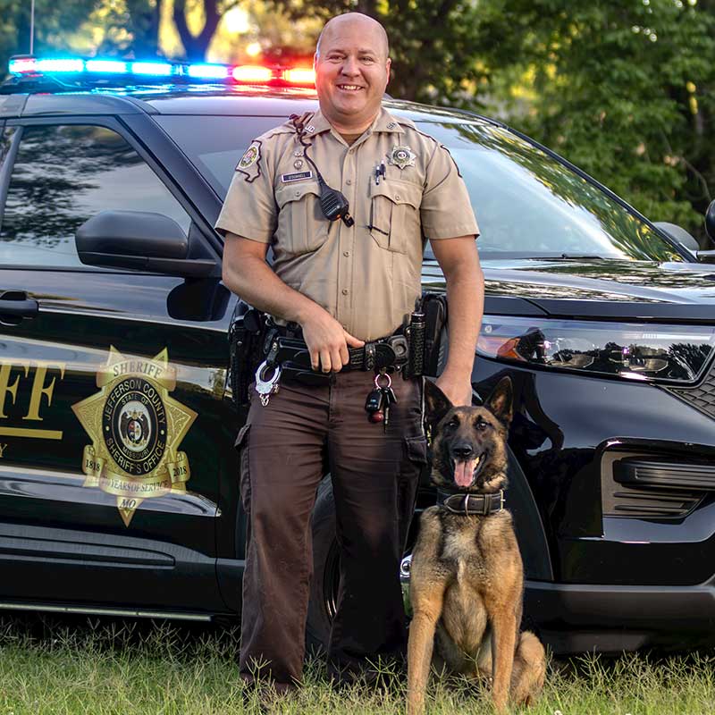 deputy brad o'donnell with canine murphy